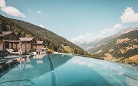 Boutique Hotel und Chalets Bergwiesenglück